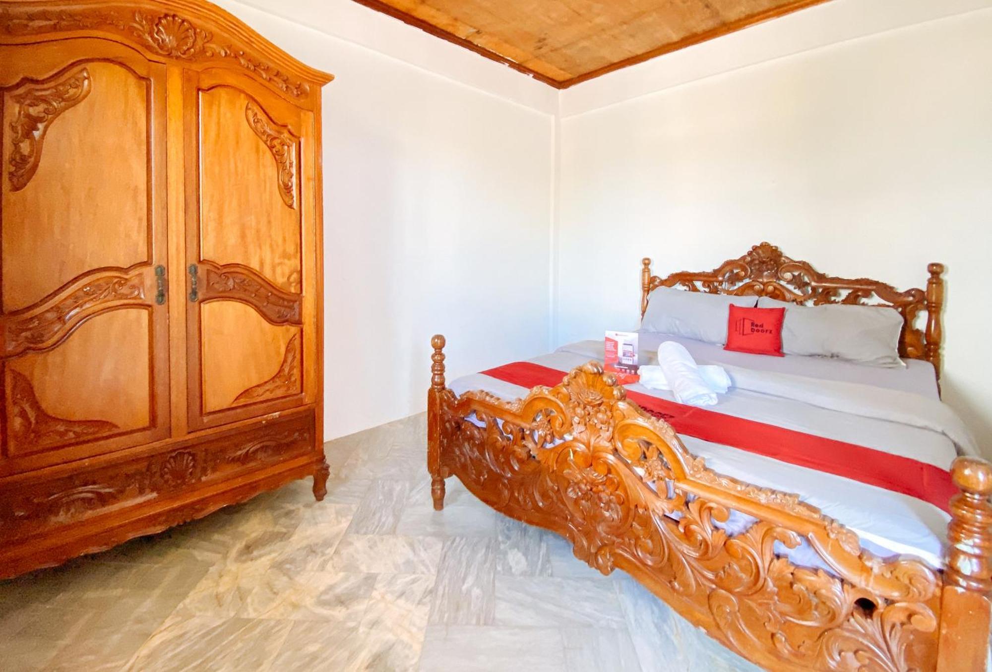 RedDoorz @ White Castle Beach Resort Iba Zambales Botolan Buitenkant foto