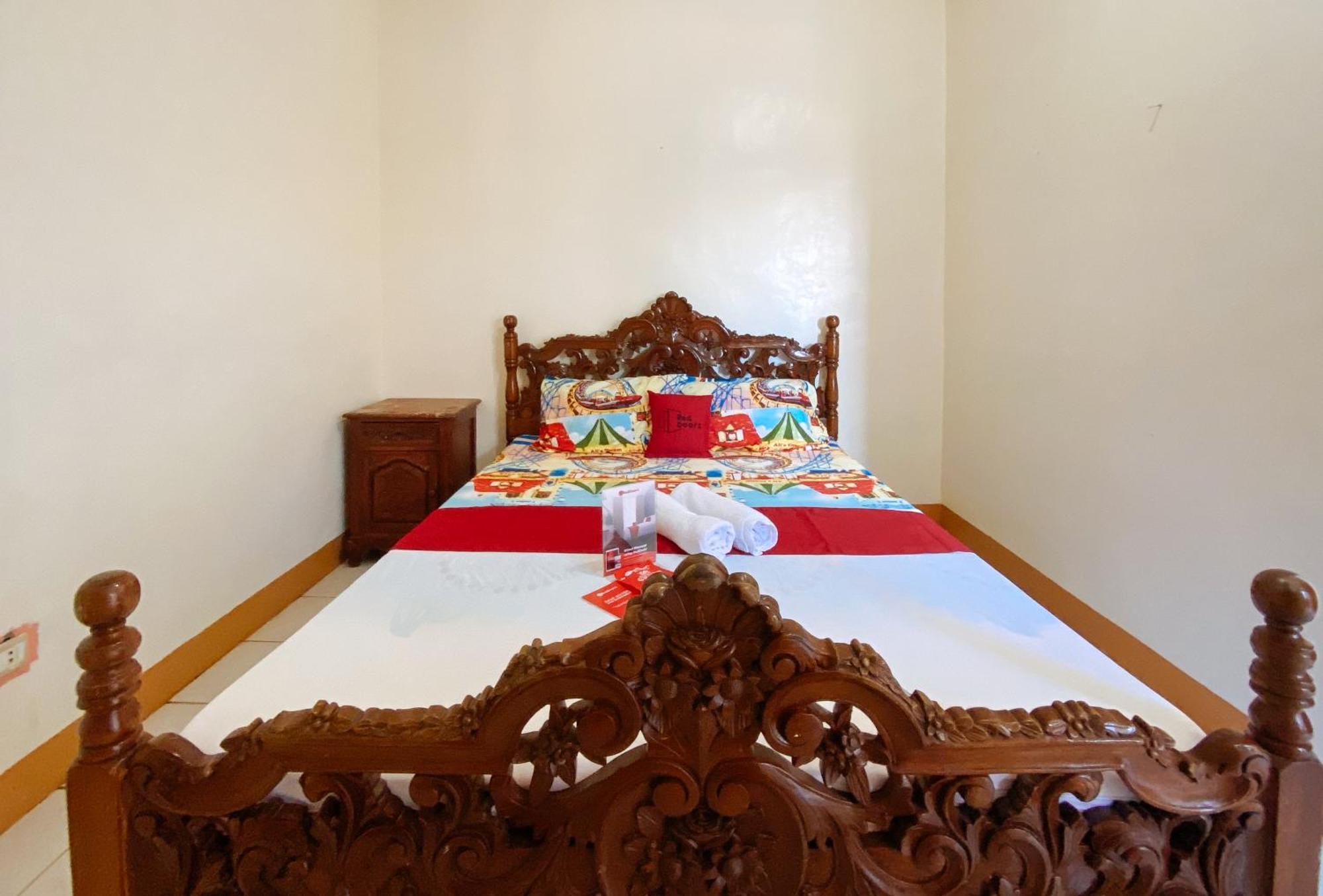 RedDoorz @ White Castle Beach Resort Iba Zambales Botolan Buitenkant foto