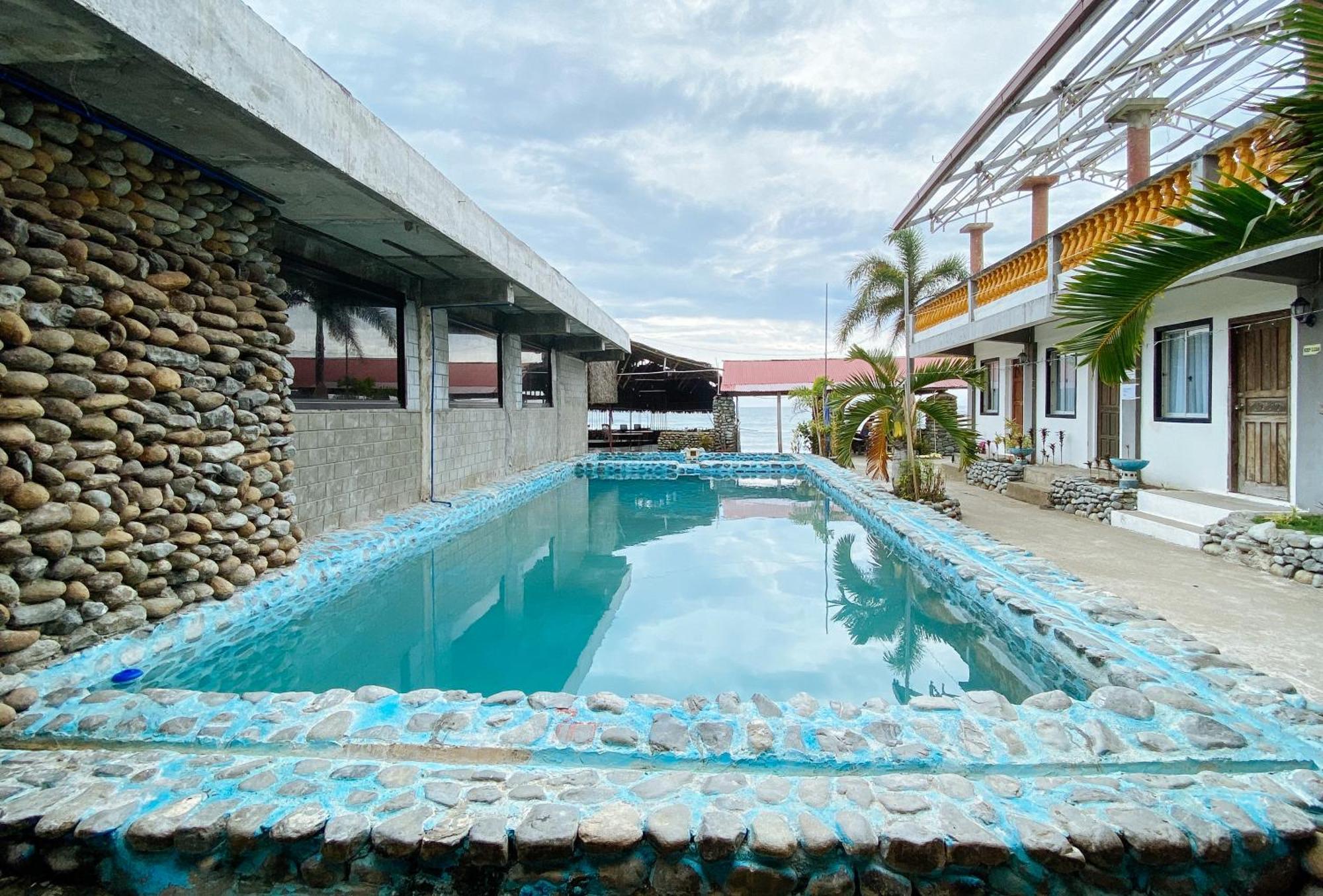 RedDoorz @ White Castle Beach Resort Iba Zambales Botolan Buitenkant foto